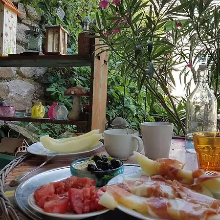 Apartment Sine Cura Nyaralo *